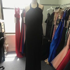 18165 beautiful black halter/off shoulder gown